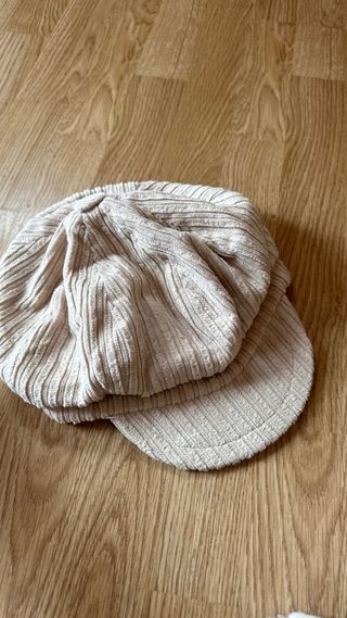 Gorra de pana beige
