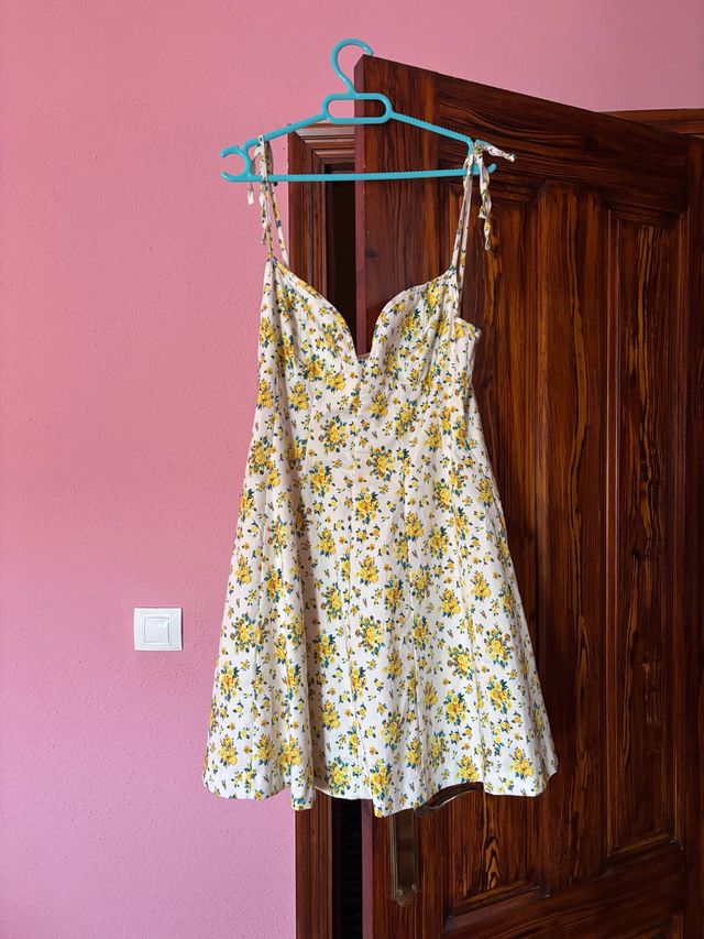 Vestido floral Zara talla L