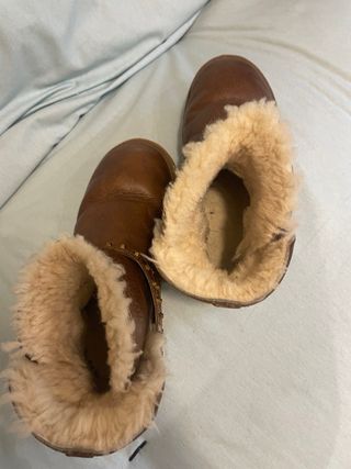 Botas UGG Marrones con Tachuelas