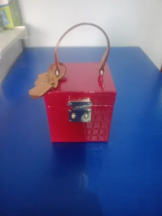 Bolso neceser rojo nuevo