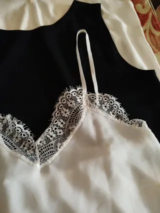 Camisetas de tirantes (negras y blancas)