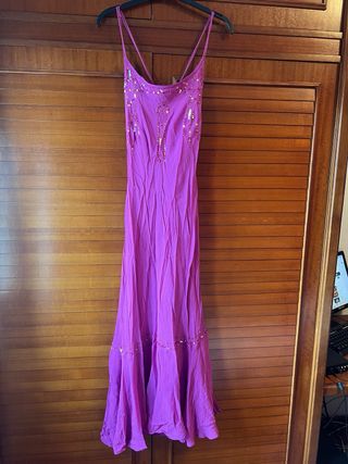 Vestido largo morado con abalorios talla pequeño
