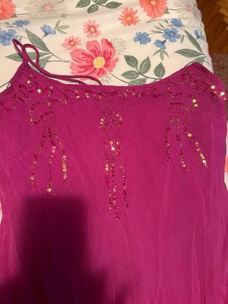 Vestido largo morado con abalorios talla pequeño