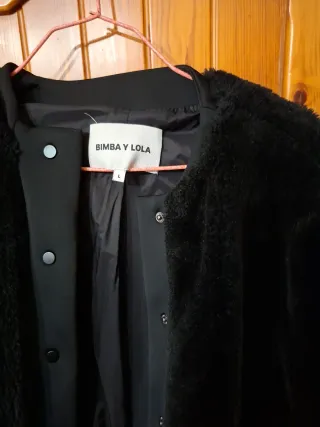 Abrigo Bimba y Lola negro Talla L