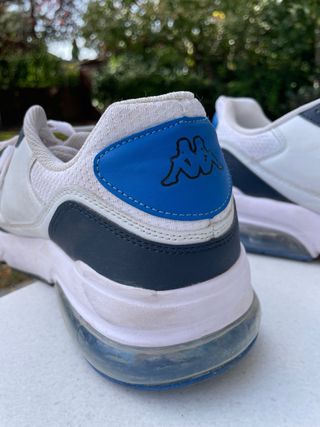 Zapatillas Kappa Blancas y Azules