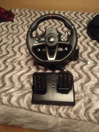 Volante Hori PS4 con Pedales