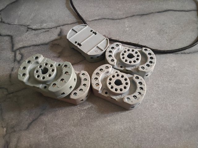 Relè industriali Finder nuovi