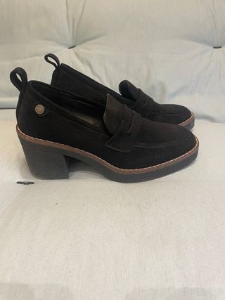 Mocasines negros tacón