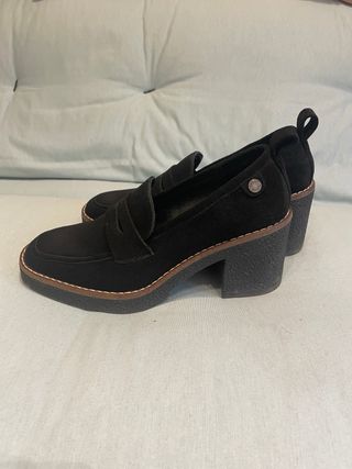 Mocasines negros tacón
