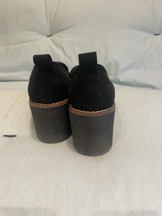 Mocasines negros tacón