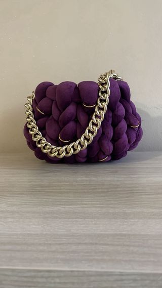 Borsa fatta a mano viola con catena argento