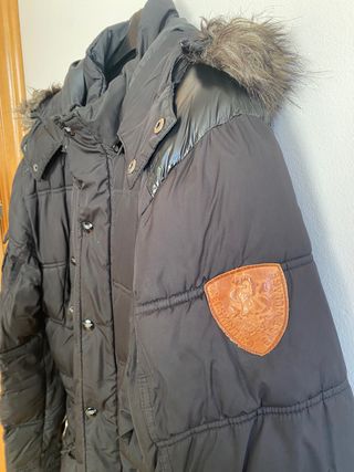 Parka Redskins Negra con Capucha y Pelo