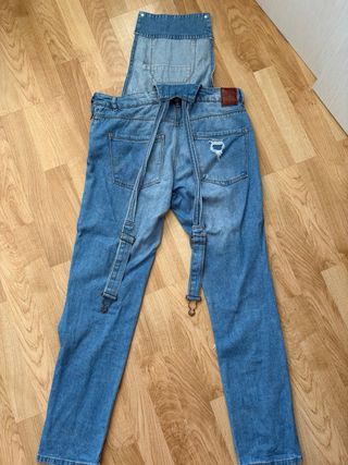 Mono vaquero desgarrado