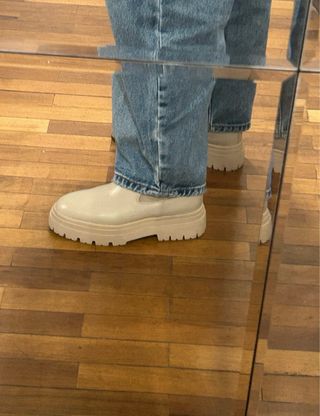 Botas chelsea cuero beige suela track
