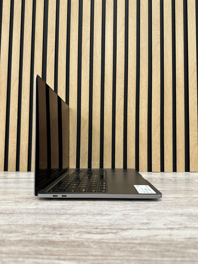 MacBook Pro 13" 2020 TB M1 8gb 256gb SSD