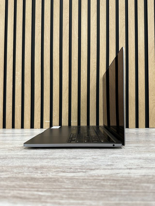 MacBook Pro 13" 2020 TB M1 8gb 256gb SSD