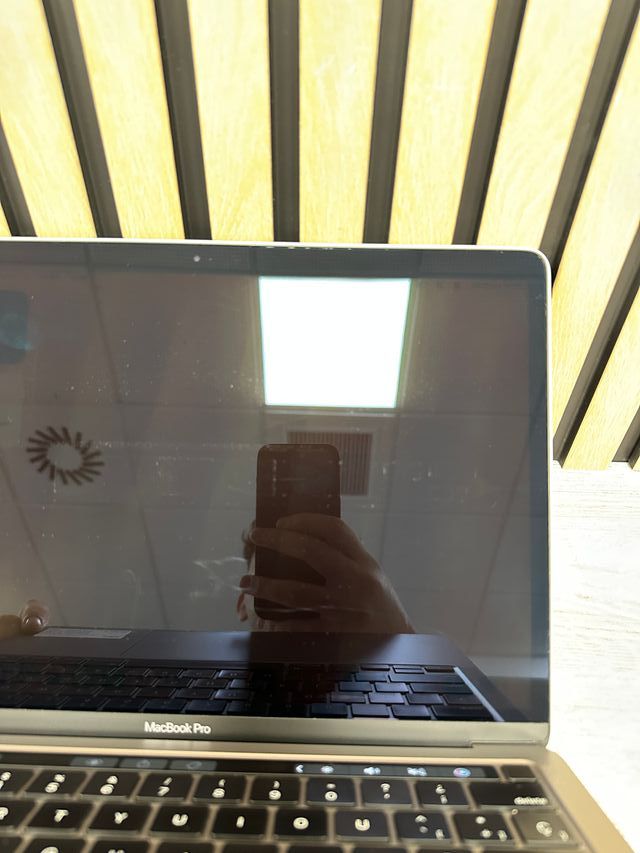 MacBook Pro 13" 2020 TB M1 8gb 256gb SSD