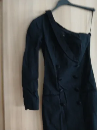 Vestido fiesta negro asimétrico