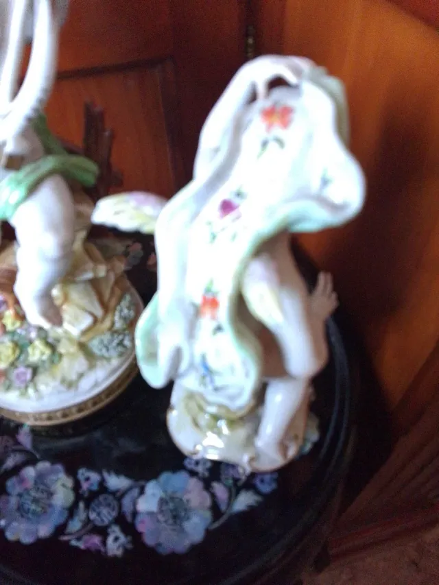 Lott di antiche figure di cherubini musicali