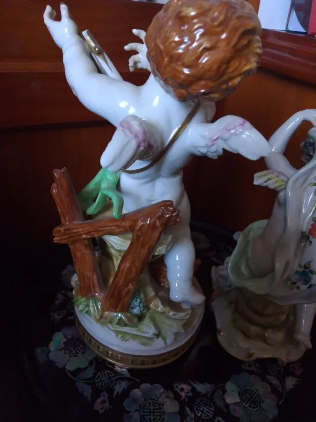 Lott di antiche figure di cherubini musicali