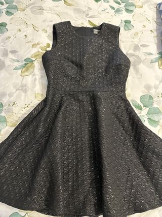 Vestido de fiesta negro sin mangas