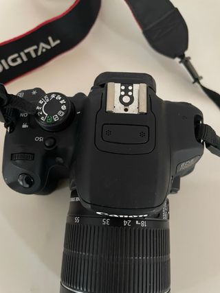 Canon EOS 700D + Lente EFS 55-250mm