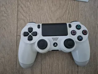 PS4 (PlayStation 4) Blanca +CRASH + GTA V.