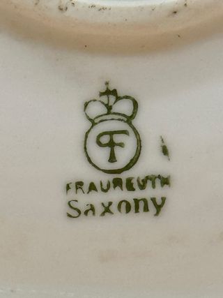 Posacenere pubblicitario Fraureuth Saxony “Mercedes Schuhe” scimmia porcellana Art Déco