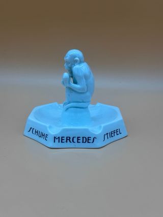 Posacenere pubblicitario Fraureuth Saxony “Mercedes Schuhe” scimmia porcellana Art Déco