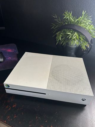 Xbox One S Blanca  3 Mandos de Xbox One