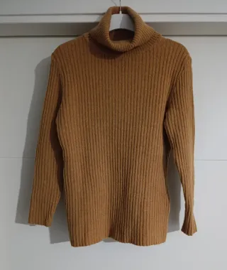 Jersey de cuello alto marrón mujer