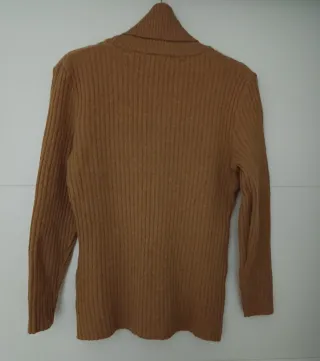 Jersey de cuello alto marrón mujer