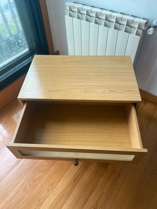 Cómoda baja de madera con 3 cajones