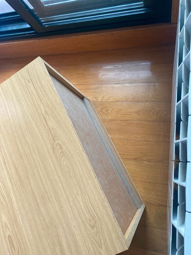 Cómoda baja de madera con 3 cajones