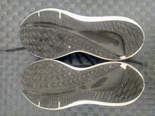 Zapatillas Nike Air Winflo 9 negra, blanca, plata