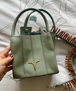Bolso verde diseño CRVSH
