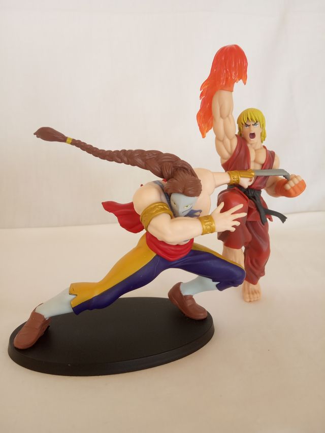 Figure Street Fighter Ken e Vega