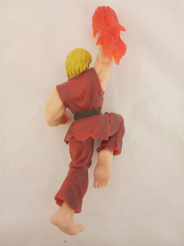 Figure Street Fighter Ken e Vega