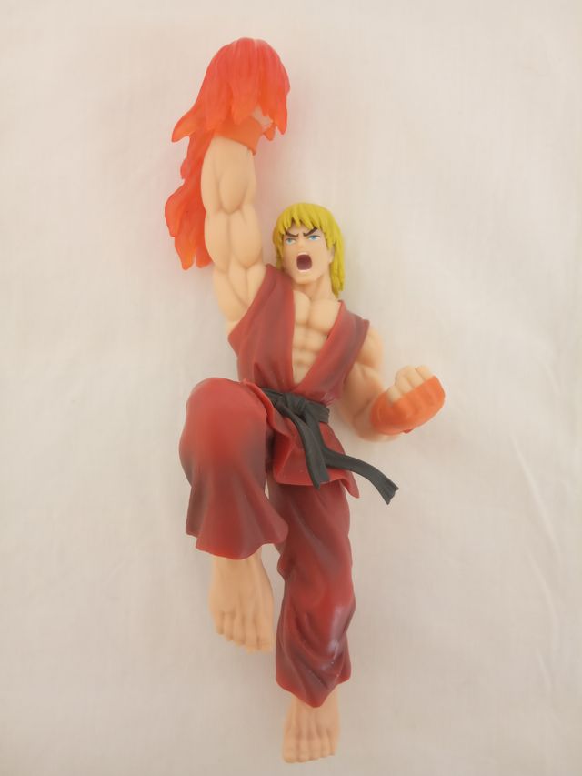 Figure Street Fighter Ken e Vega