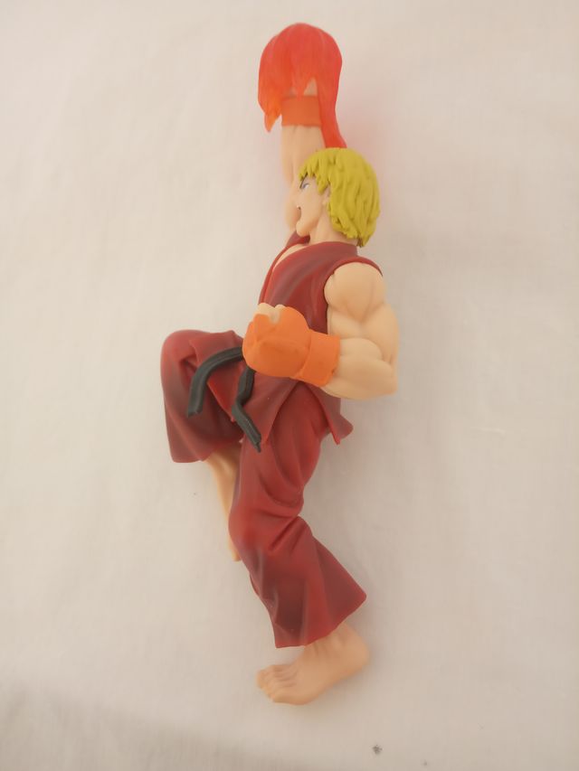 Figure Street Fighter Ken e Vega