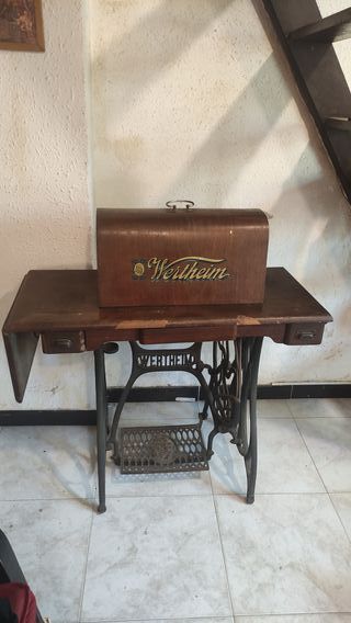 Máquina de coser Wertheim antigua