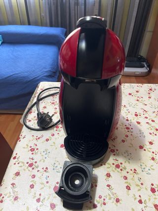 Cafetera Nescafé Dolce Gusto Roja