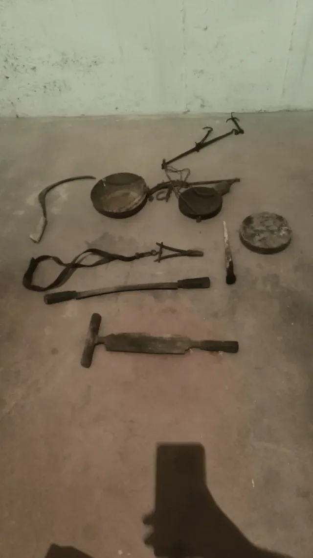 Romana, apero, cuchilla piel, cuchilla en T piel.