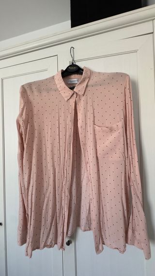 Camisa Pull&Bear lunares rosa Talla XS