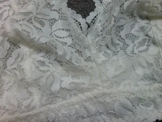 PRIMARK white lace NO WIRE bra uk 32F  euro 70g