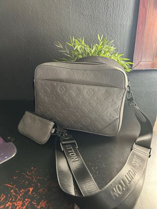 Bolsito Louis Vuitton Gris