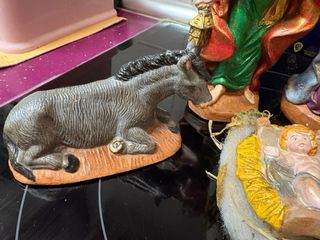 Nacimiento pintado a mano