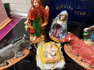 Nacimiento pintado a mano