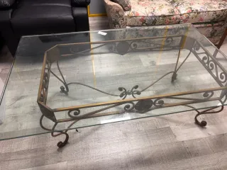 Mesa de centro cristal y hierro dorado