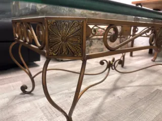 Mesa de centro cristal y hierro dorado